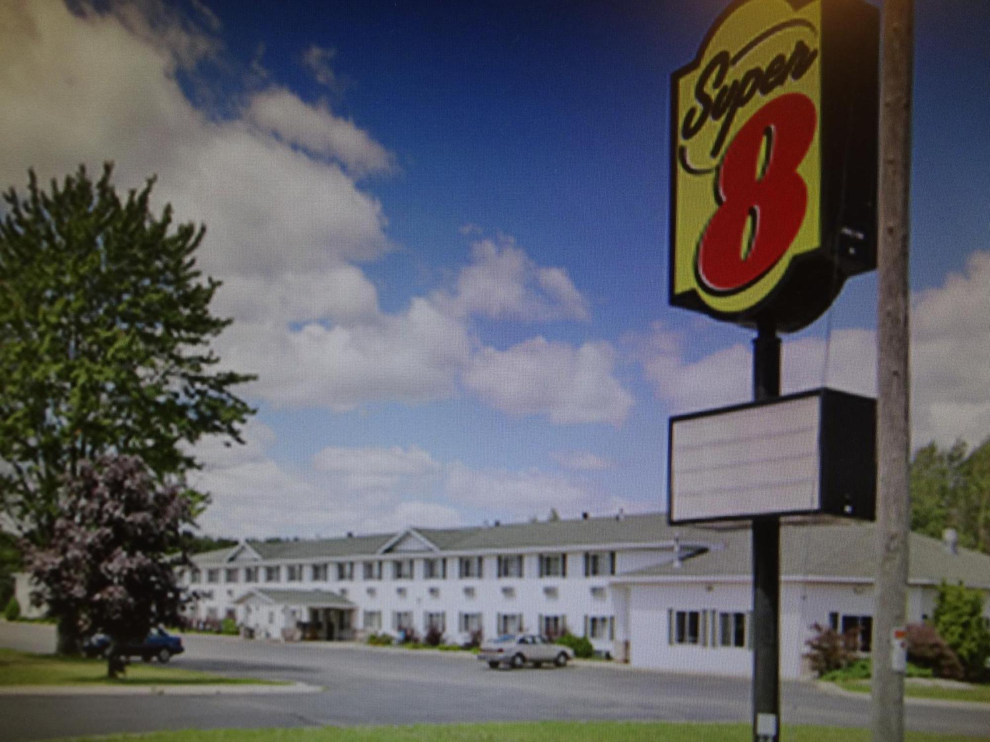Super 8 By Wyndham Escanaba Exteriér fotografie