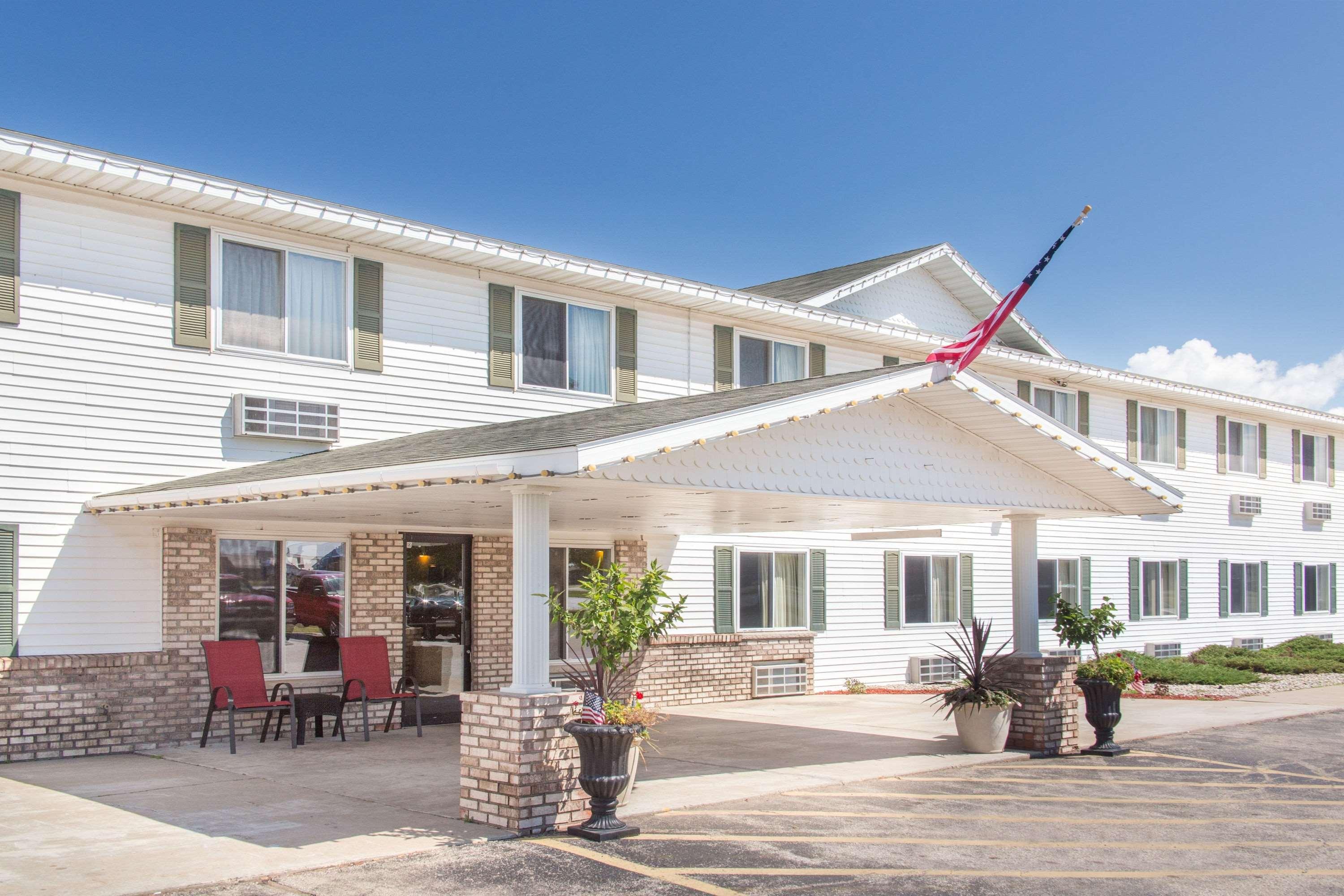Super 8 By Wyndham Escanaba Exteriér fotografie