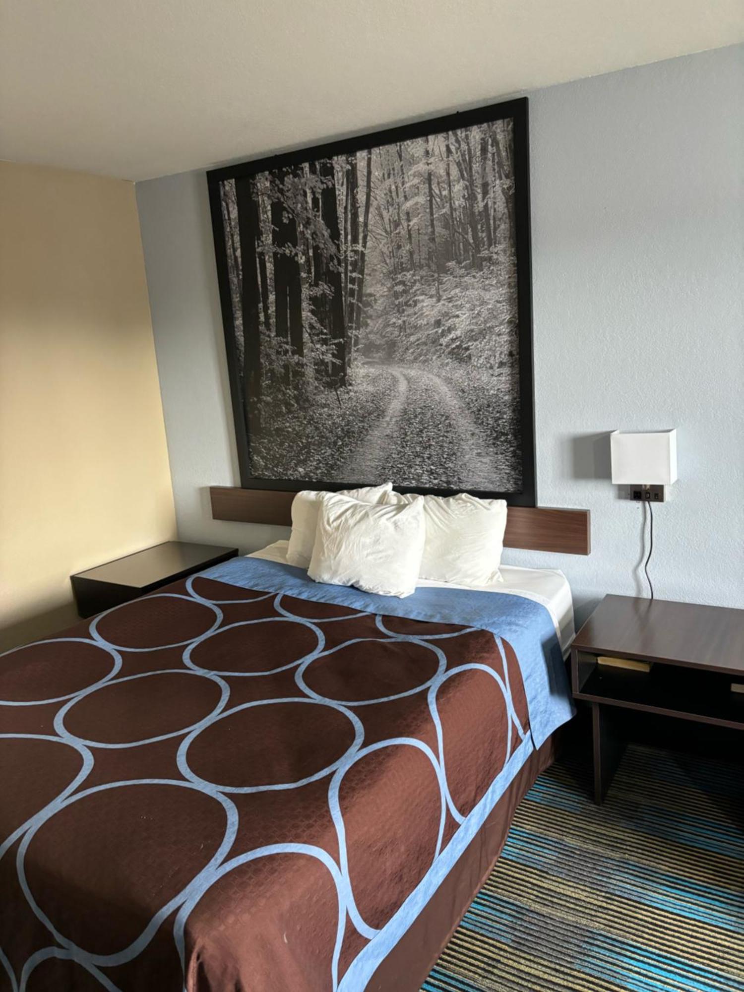 Super 8 By Wyndham Escanaba Exteriér fotografie